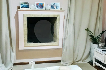 Casa à venda com 3 quartos, sendo 1 suíte, no condomínio Residencial Patrimônio do Carmo, São Roque - SP