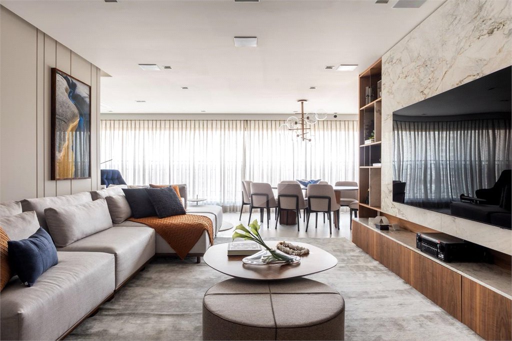 Apartamento à venda com 4 quartos, sendo 2 suítes,  em Vila Mariana, São Paulo, SP
