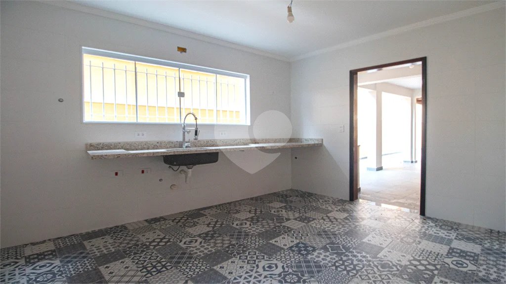 Sobrado à venda com 4 quartos, sendo 1 suíte,  em Jardim Peri Peri, São Paulo, SP