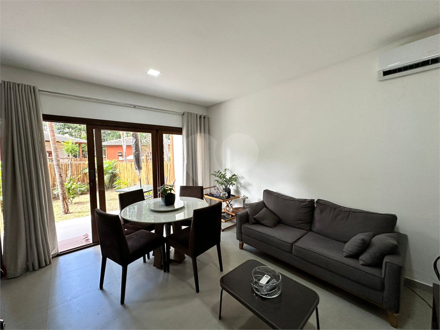 Casa à venda com 2 quartos, sendo 1 suíte, no Centro / Arraial D'ajuda, Porto Seguro, BA