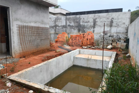 Casa à venda com 3 quartos, sendo 1 suíte, no condomínio Loteamento Parque Residencial Serras de Atibaia Ii, Atibaia - SP