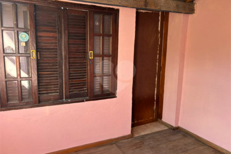 Sobrado à venda com 3 quartos, sendo 2 suítes, em Vila Correa, Ferraz de Vasconcelos, SP