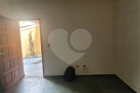 Casa à venda com 3 quartos, sendo 1 suíte, em Vila Vitório Mazzei, São Paulo, SP