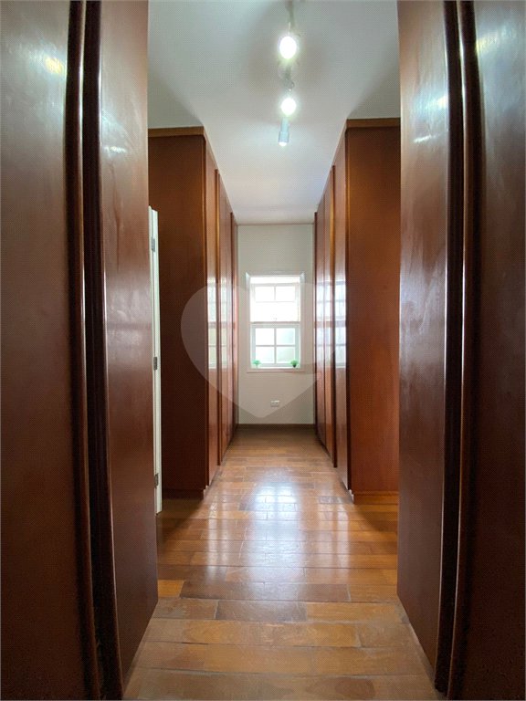 Sobrado à venda com 4 quartos, sendo 3 suítes, em Tremembé, São Paulo, SP