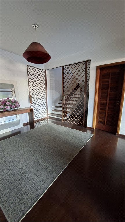 Casa à venda com 5 quartos, sendo 4 suítes, em Butantã, São Paulo, SP