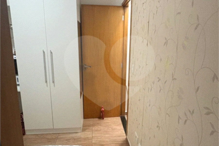 Casa à venda ou para alugar com 3 quartos, sendo 2 suítes,  no condomínio Residencial Erika, São Paulo - SP