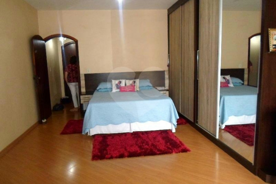 Sobrado à venda com 3 suítes em Vila Galvão, Guarulhos, SP