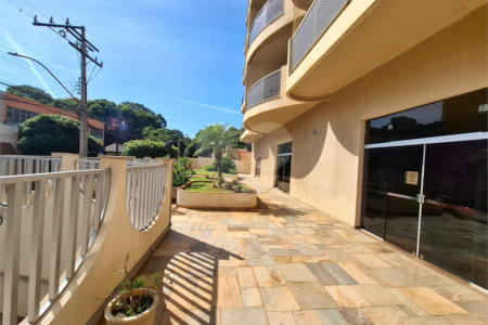 Apartamento à venda com 3 quartos, sendo 1 suíte, no Centro, Araraquara, SP