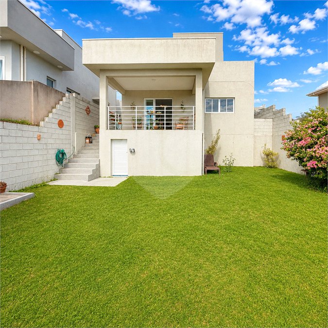 Casa à venda com 3 suítes no condomínio Via Castelli, Louveira - SP