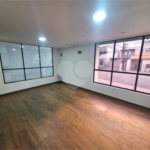 Apartamento totalmente mobiliado com 2 dormitórios, 1 vaga