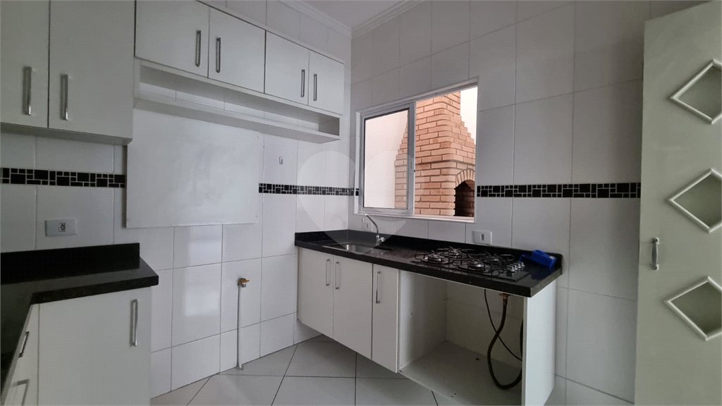 Casa à venda com 3 quartos, sendo 1 suíte,  no condomínio Rafaela I, São Paulo - SP