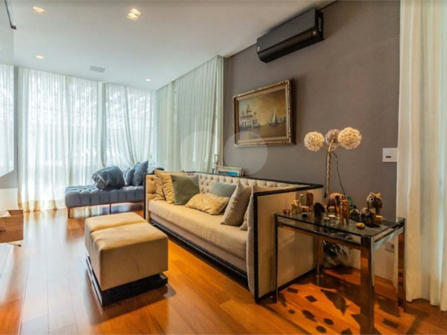 Casa à venda com 4 suítes em Horto, São Paulo, SP