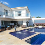 Casa à venda com 12 quartos, sendo 8 suítes, em Geribá, Armação dos Búzios, RJ