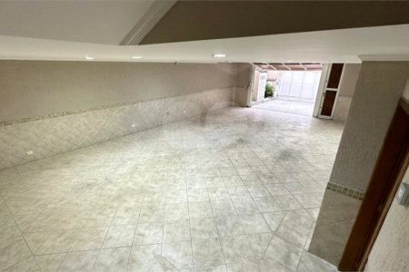 Casa à venda com 4 quartos, sendo 3 suítes, em Vila Galvão, Guarulhos, SP