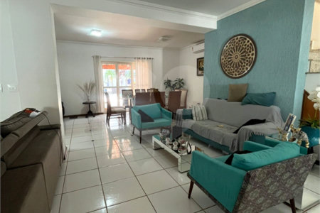 Casa à venda com 4 quartos, sendo 1 suíte, em Vila Santa Maria (vila Xavier), Araraquara, SP