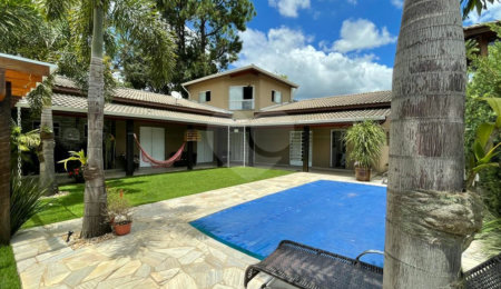 Casa à venda com 8 quartos, sendo 2 suítes,  em Jardim Estância Brasil, Atibaia, SP