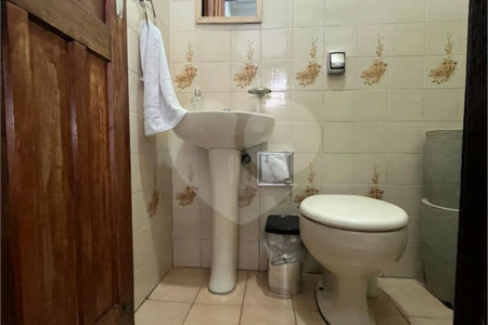 Casa à venda com 3 quartos, sendo 1 suíte,  em Jardim Casablanca, São Paulo, SP