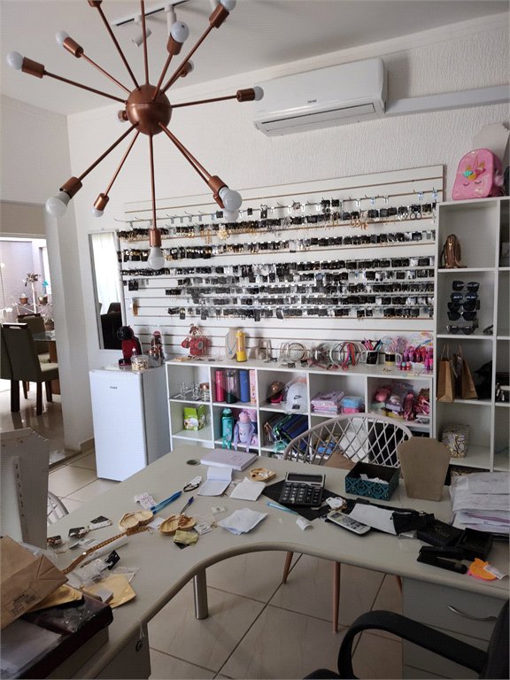 Casa à venda com 3 quartos, sendo 1 suíte, no condomínio Campos do Conde I, Paulínia - SP