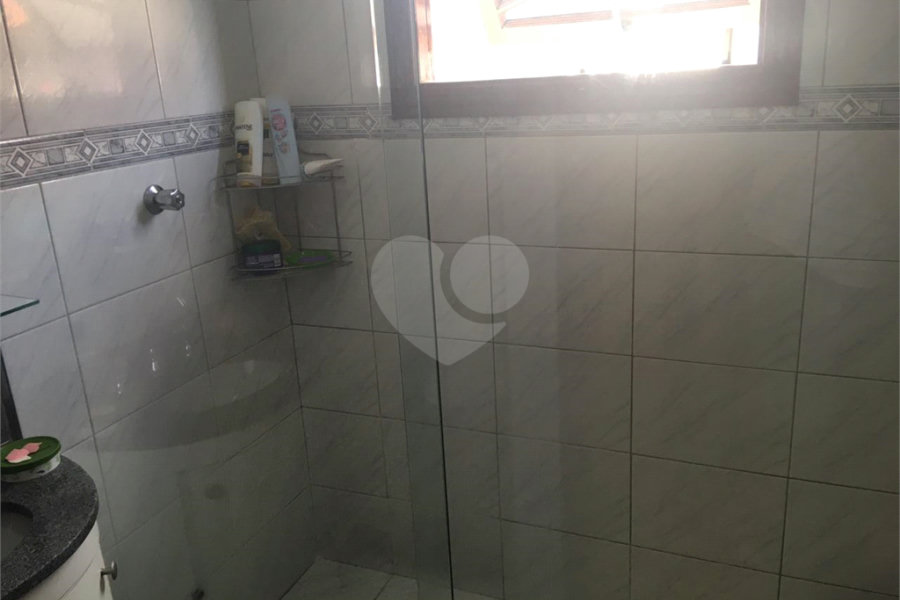 Casa à venda com 3 quartos, sendo 1 suíte, no condomínio Morada de Itapuã, São Paulo - SP