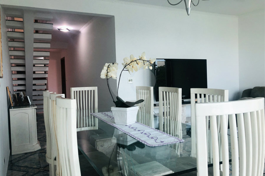 Sobrado à venda com 3 quartos, sendo 1 suíte, em Vila Romero, São Paulo, SP