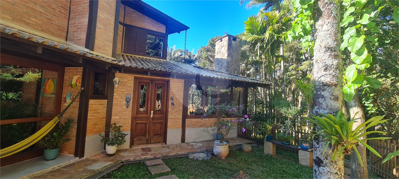 Casa à venda com 4 suítes em Serra da Cantareira, Mairiporã, SP