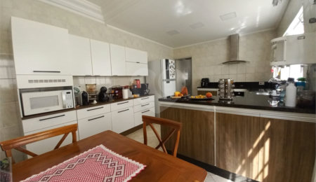 Sobrado à venda com 3 quartos, sendo 1 suíte, em Vila Lúcia, São Paulo, SP