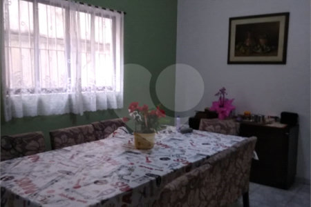 Sobrado à venda com 3 quartos, sendo 1 suíte, em Chora Menino, São Paulo, SP
