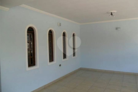 Casa à venda com 3 quartos, sendo 1 suíte, em Jardim Santa Helena, Poá, SP