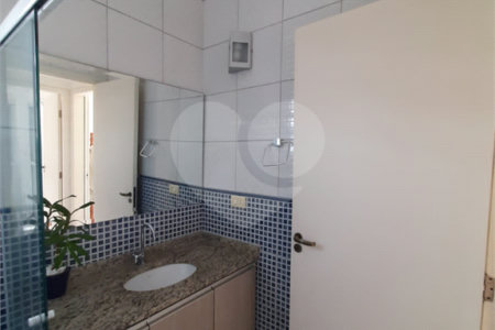 Sobrado à venda com 3 quartos, sendo 1 suíte, em Vila Suissa, Mogi das Cruzes, SP