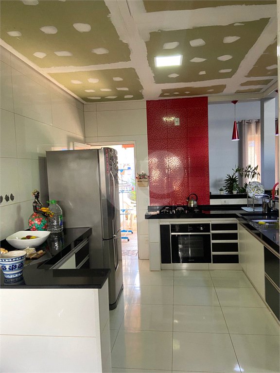 Casa à venda com 2 suítes em Jardim Aclimação, Araraquara, SP