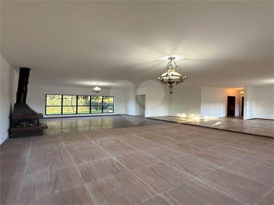 Casa à venda com 6 quartos, sendo 2 suítes, no condomínio Alpes de Mairiporã, Mairiporã - SP