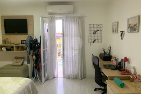 Sobrado à venda com 3 quartos, sendo 1 suíte, em Residencial Novo Horizonte I, Mogi das Cruzes, SP