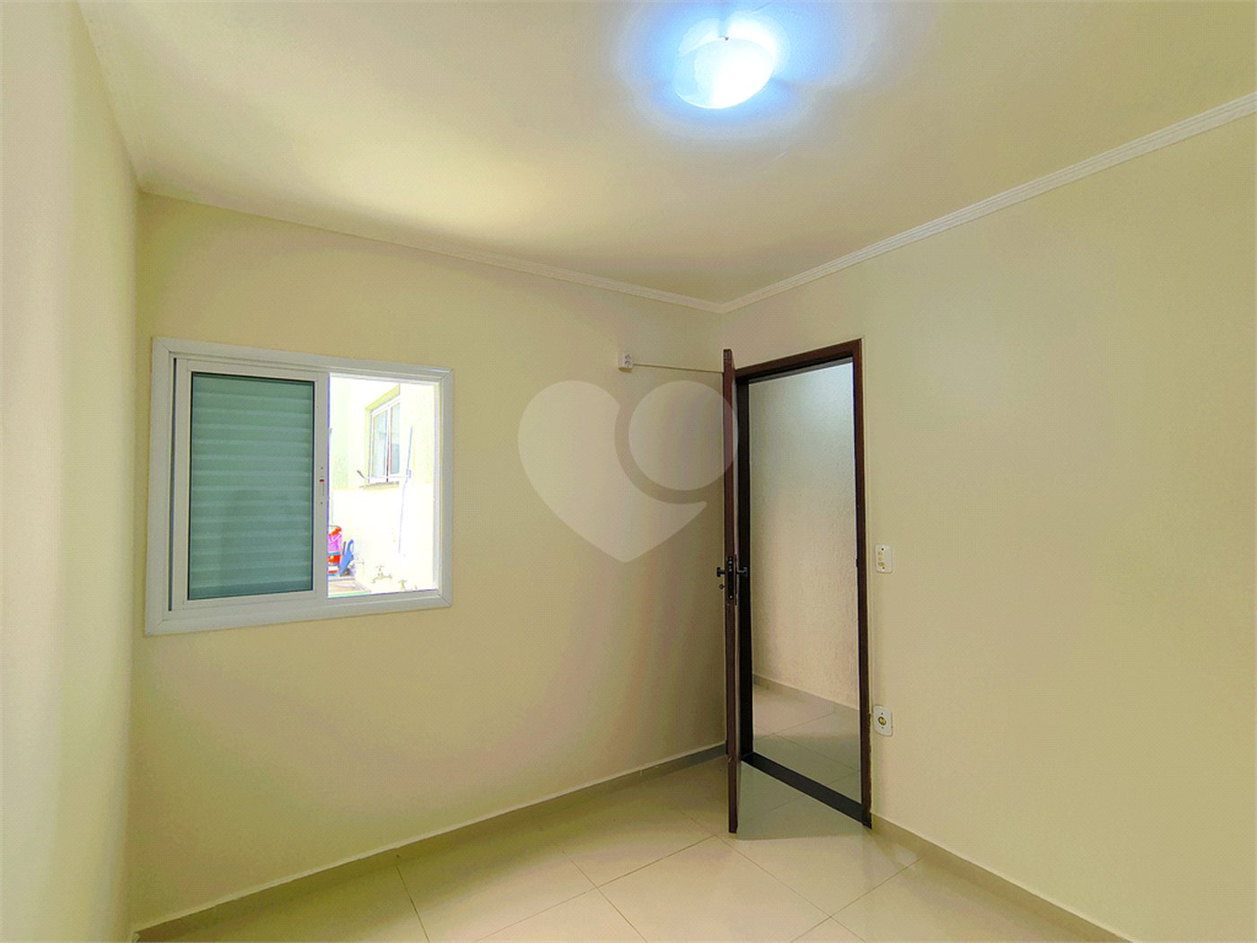 Sobrado à venda com 3 quartos, sendo 1 suíte,  em Jardim Alice, Indaiatuba, SP