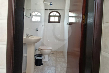 Sobrado à venda com 3 quartos, sendo 1 suíte,  em Jardim Pinheiros, São Paulo, SP