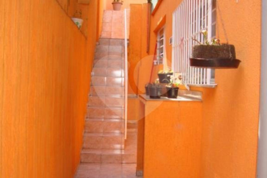Sobrado à venda com 3 quartos, sendo 1 suíte, em Parada Inglesa, São Paulo, SP