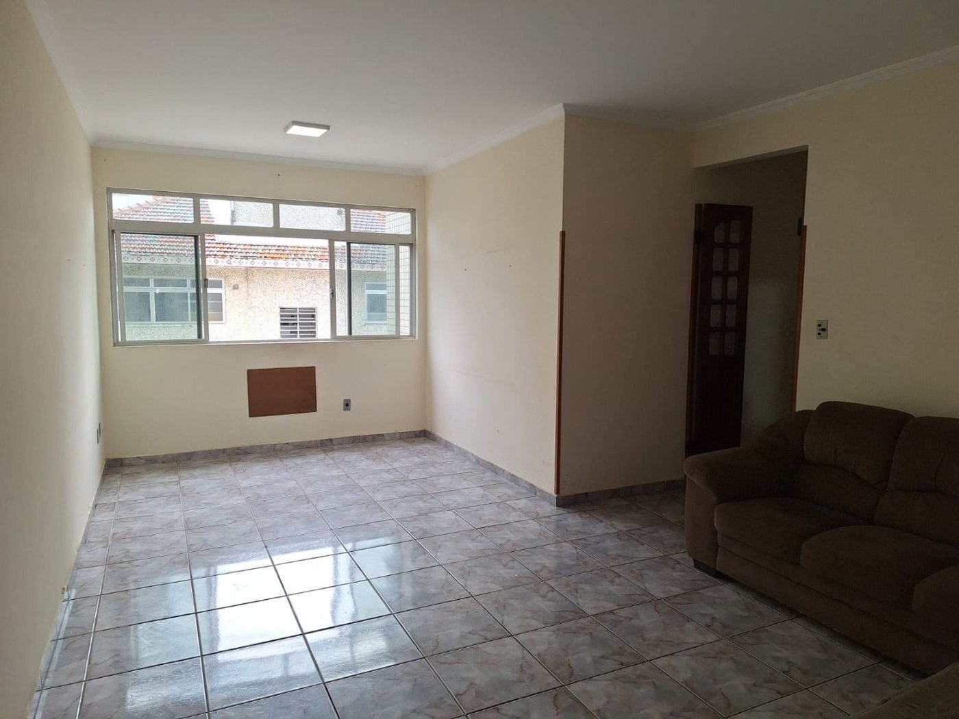 Apartamento Amplo a Apenas 120 Metros da Praia – Localização Privilegiada na Ponta da Praia!