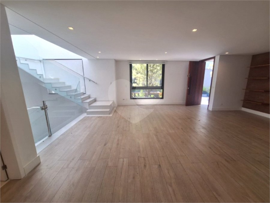 Casa à venda ou para alugar com 3 suítes no condomínio Boulevard Ibirapuera, São Paulo - SP