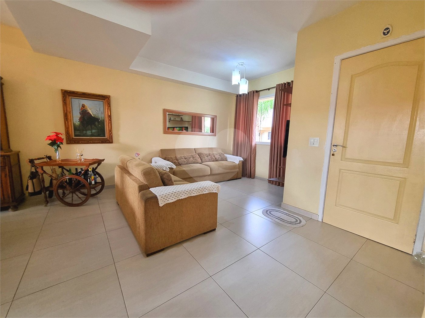 Casa à venda com 3 quartos, sendo 1 suíte, no condomínio Village St. Louis, São Paulo - SP