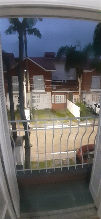 Casa à venda com 3 quartos, sendo 1 suíte, no condomínio Village Palmas, São Paulo - SP