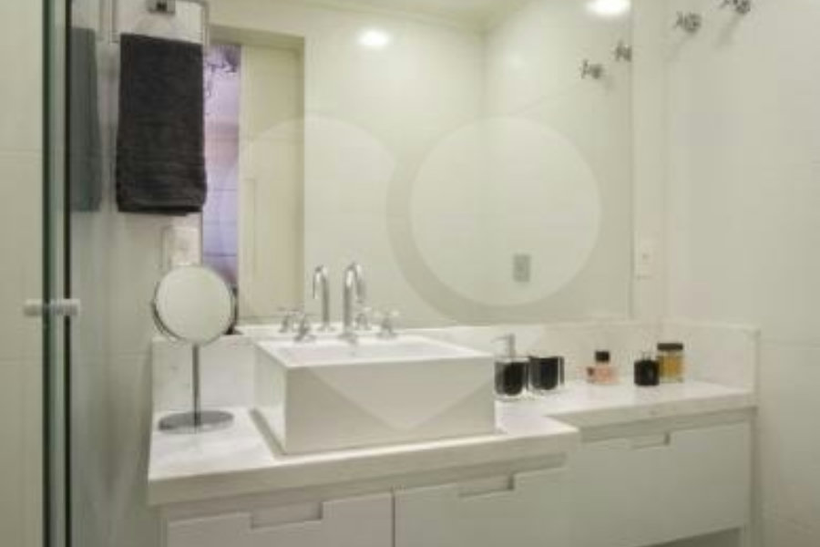 Apartamento à venda com 2 quartos, sendo 1 suíte, em Vila Olímpia, São Paulo, SP