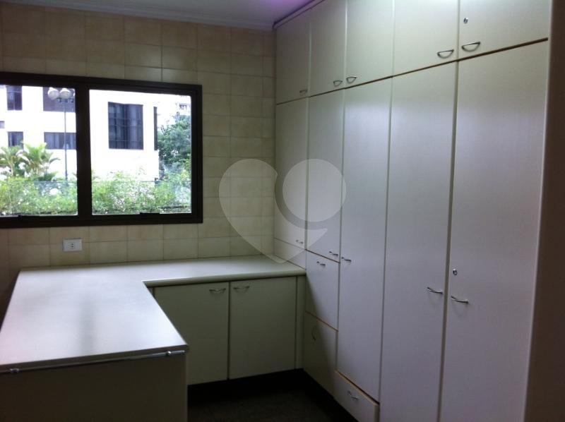 Apartamento à venda com 4 suítes em Real Parque, São Paulo, SP