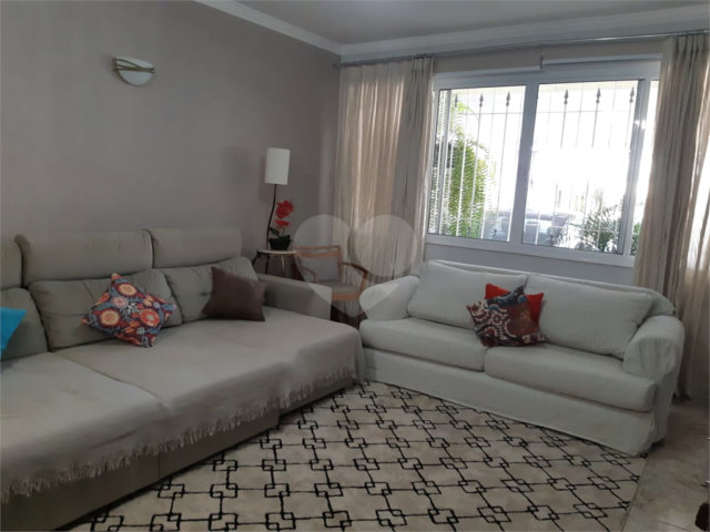 Sobrado à venda com 3 quartos, sendo 1 suíte,  em Vila Romero, São Paulo, SP