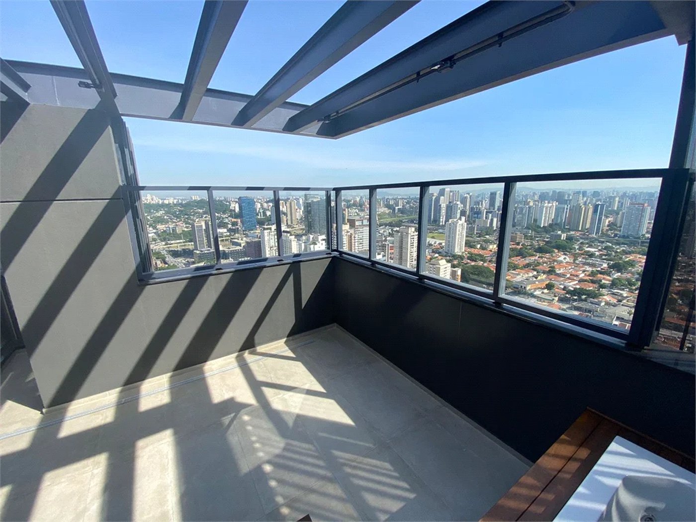 Apartamento à venda com 3 suítes em Jardim das Acácias, São Paulo, SP