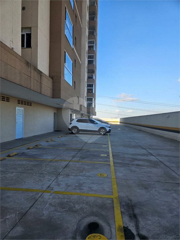 Apartamento à venda com 3 quartos, sendo 1 suíte, no Centro, Poá, SP