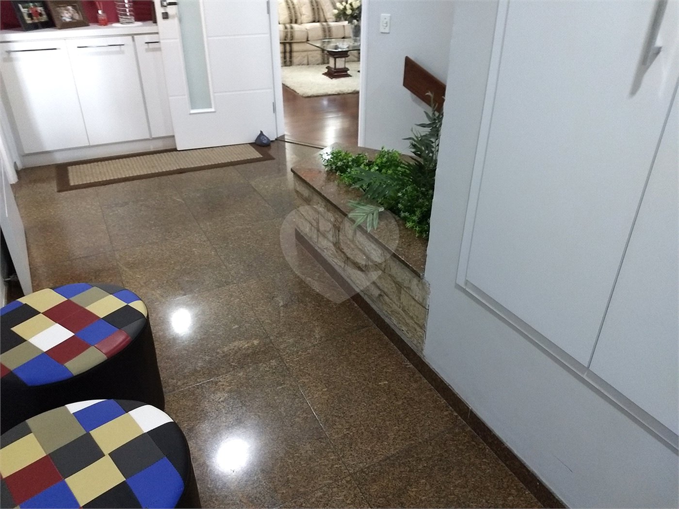 Casa Térrea à venda ou para alugar com 4 suítes em Horto, São Paulo, SP