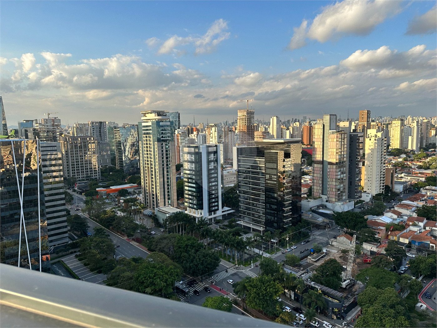 Apartamento à venda com 3 suítes em Vila Olímpia, São Paulo, SP