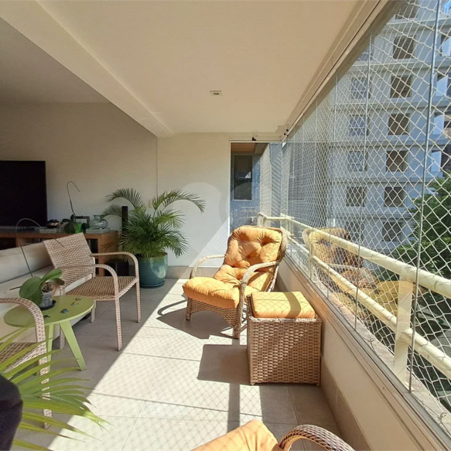 Imóvel de 226m² exclusivo com sala ampla 4 quartos, 2 suítes, 4 vagas Higienópolis