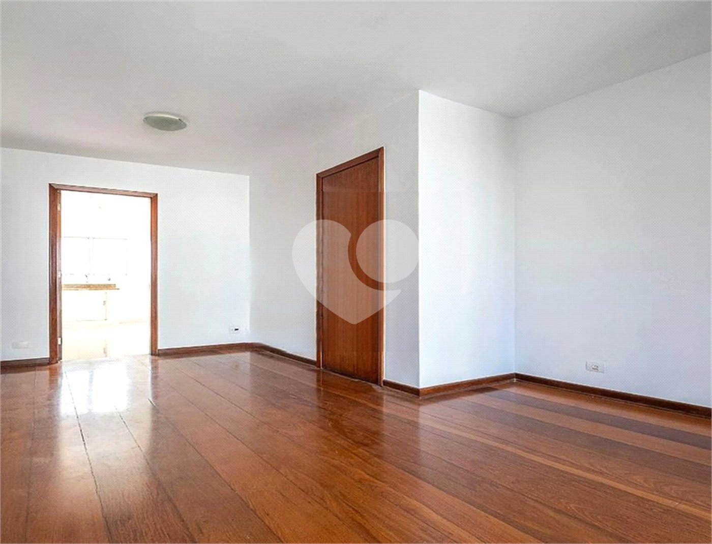 Apartamento à venda com 3 quartos, sendo 1 suíte,  em Cerqueira César, São Paulo, SP