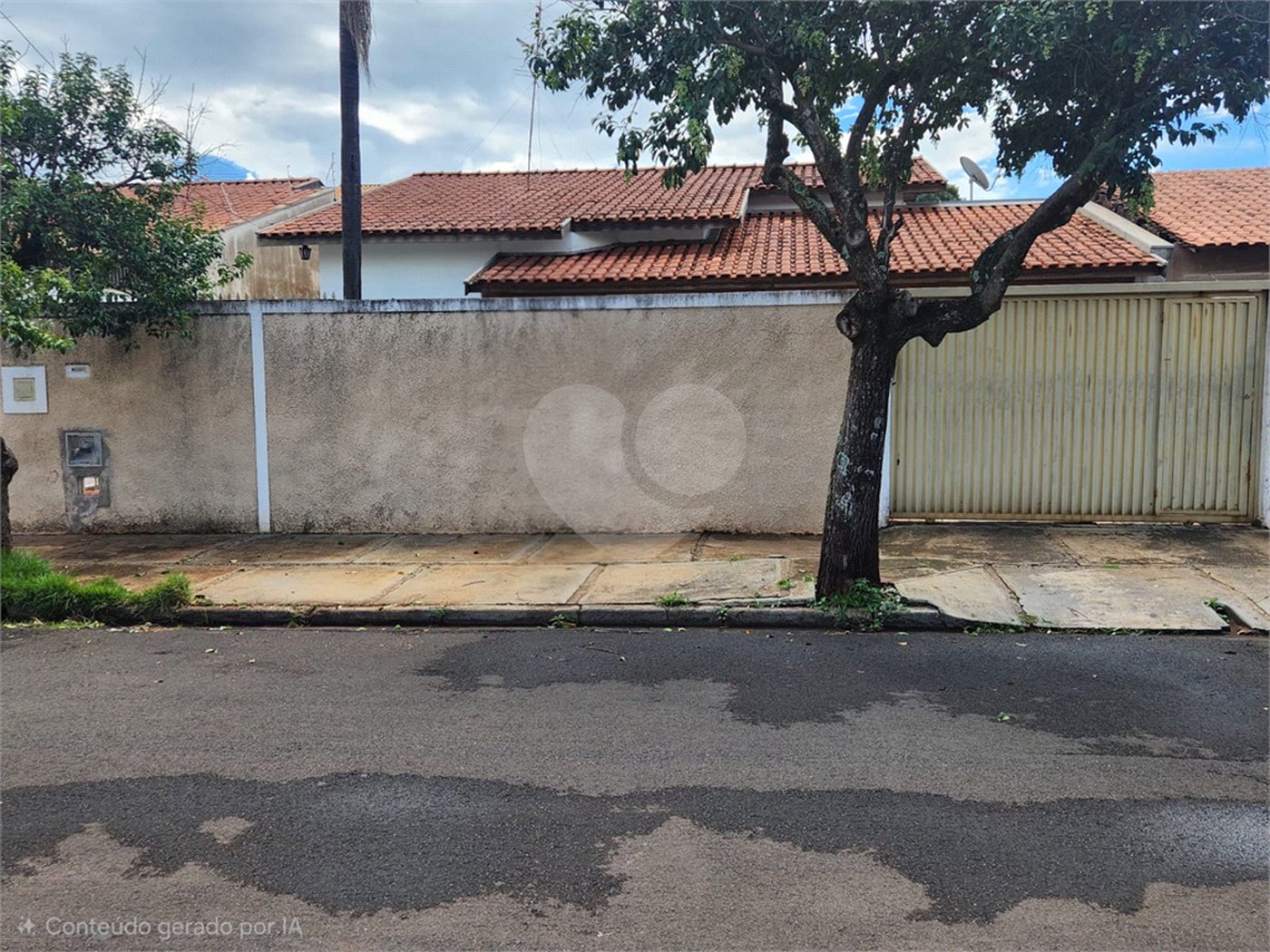 Casa à venda com 3 quartos, sendo 1 suíte, em Parque Laranjeiras, Araraquara, SP