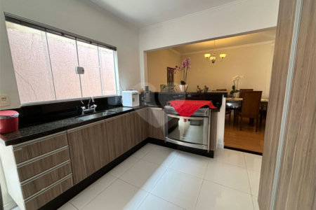 Casa à venda com 4 quartos, sendo 1 suíte,  em Vila Barth, Itapetininga, SP